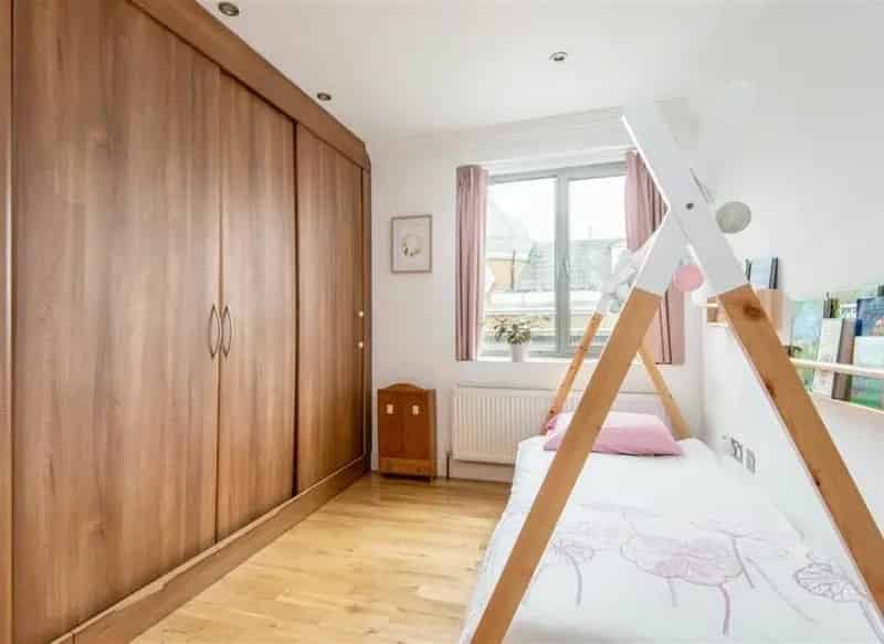 Shoreditch Two-Bedroom Flat City Views Top Floor