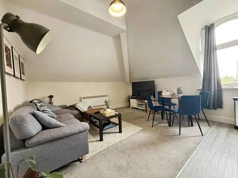 2 Bedroom Penthouse Apartment Davenport Cheshire SK2