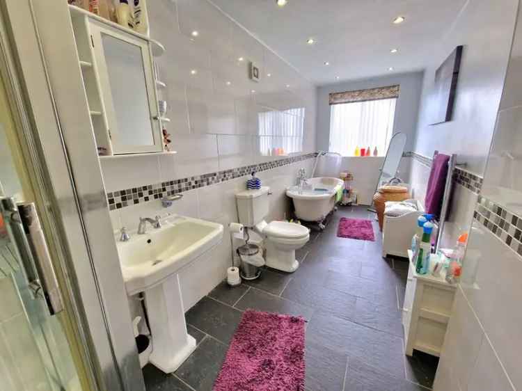 3 Bedroom Semi Detached House for Sale Bedworth Warwickshire