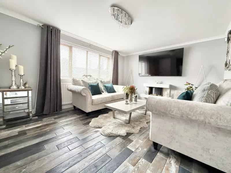 3 Bedroom Detached House To Let Hemingfield Barnsley