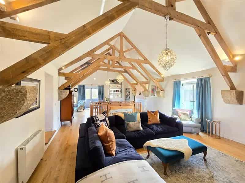 4 Bedroom Barn Conversion Near Launceston
