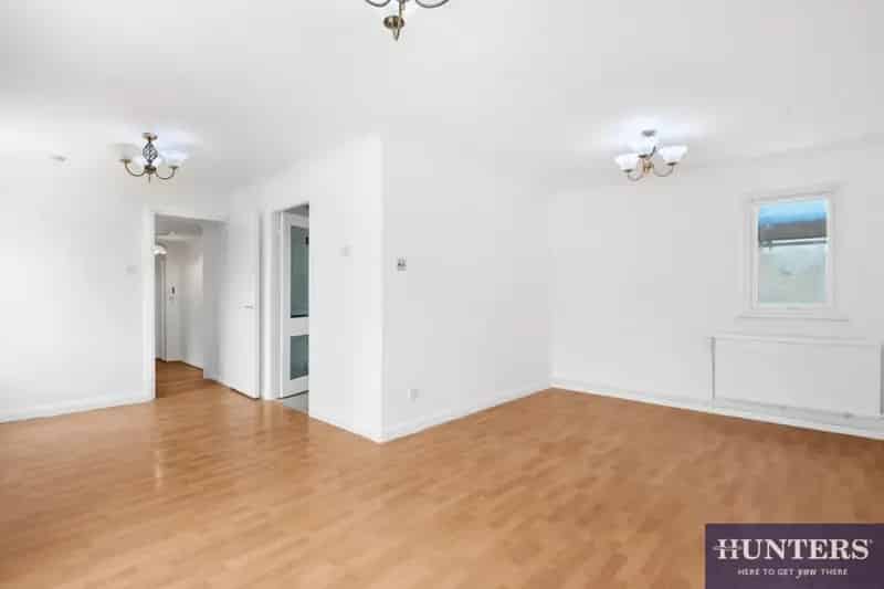 3 bedroom Flat
 To Let 
Total Size: 765 SQ FT