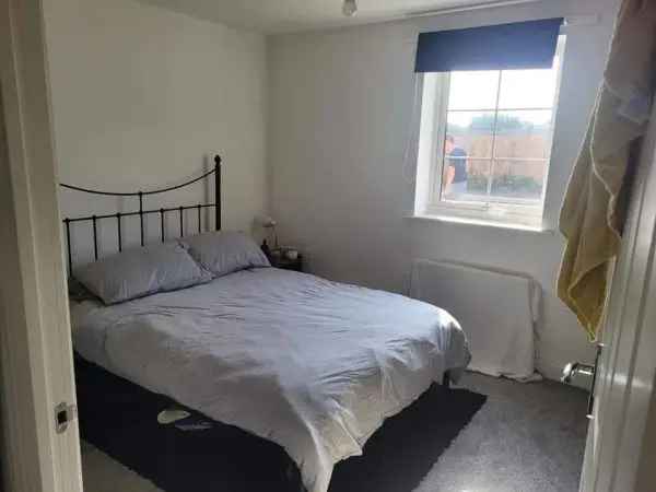 Flat For Rent in Lewes, England