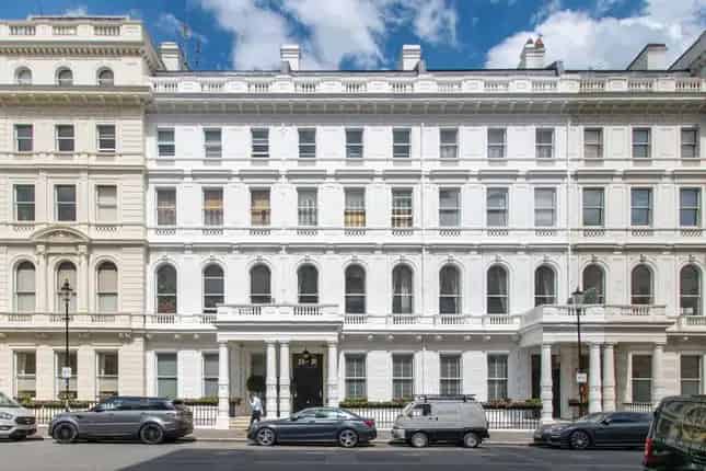 Flat for sale in Lancaster Gate, Lancaster Gate, London W2
