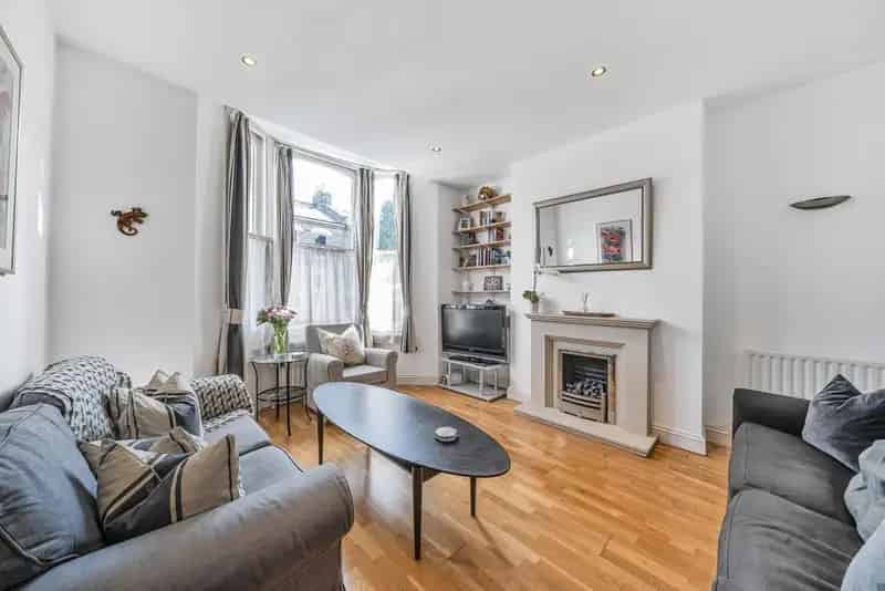 Two Double Bedroom Victorian Flat with Private Garden