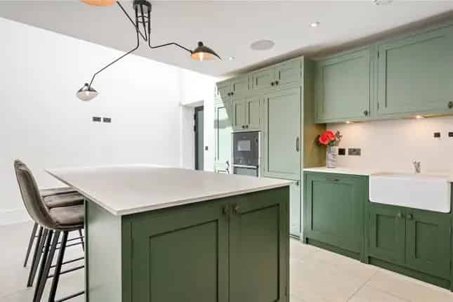 4 Bedroom Modern House for Sale in Shoreditch, London E1
