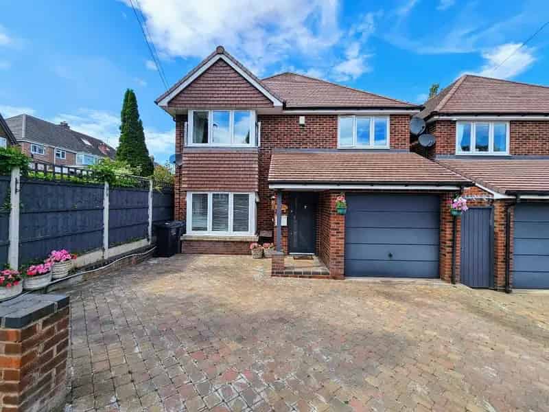 4 Bedroom Detached House for Sale in Sutton Coldfield