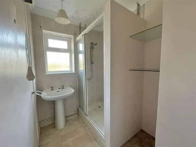 3 Bed Bungalow for Sale Near Shops