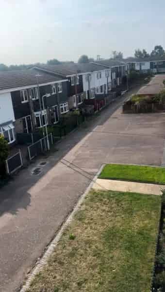 2 Double Bedroom Flat Basildon Balcony Enclosed Parking Help Moving Multi Swap Essex Kent