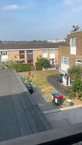 Flat For Rent in Basildon, England