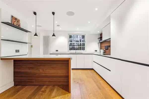 Elegant 4-Bedroom Period Home in Camden