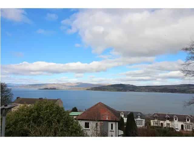 2 Bedroom Mid Terraced House for Sale River Clyde Views
