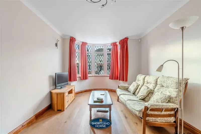 3 Bedroom End Terrace House to Rent
