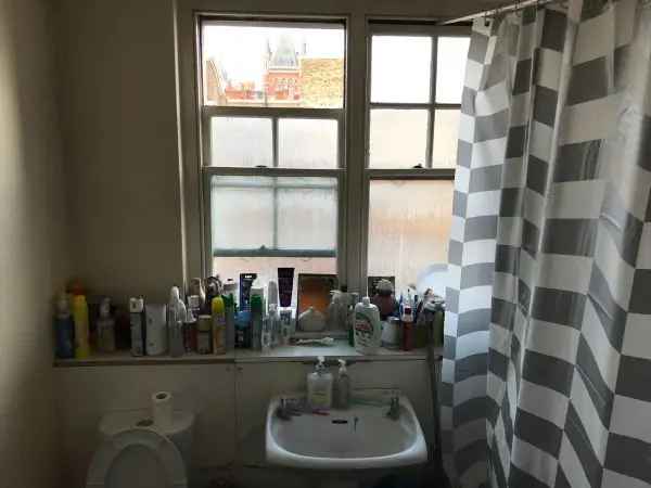 Flat For Rent in Portsmouth, England