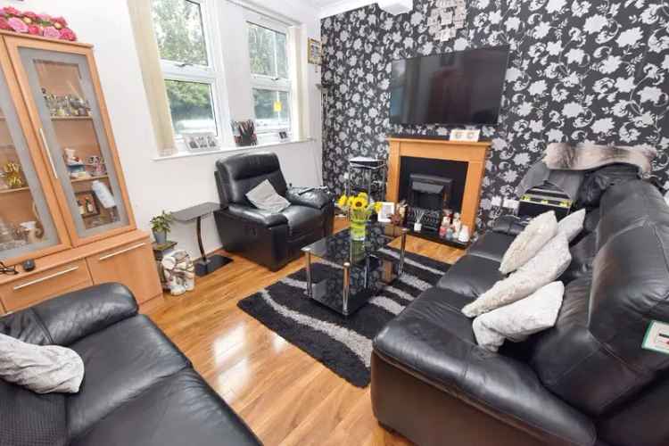 House For Sale in Leeds, England