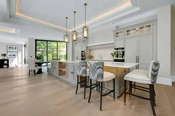 Luxury Family Home with Pool and Staff Apartment