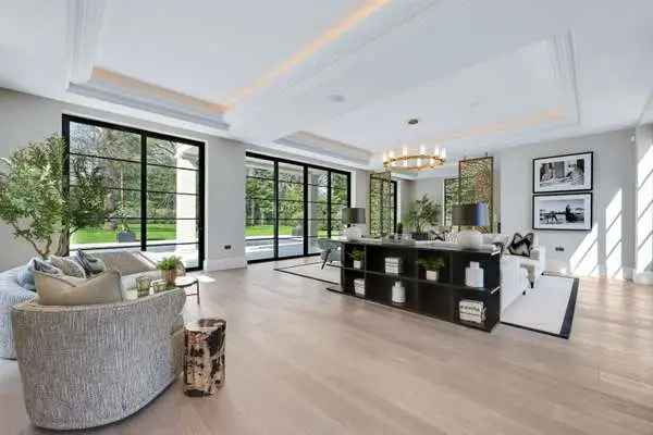 East Road, St George's Hill, Weybridge, Surrey, KT13 0LB | New homes for sale | Savills