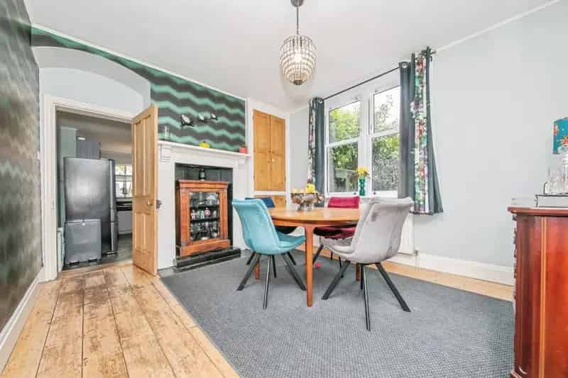 5 Bedroom House with Large Garden and Cellar