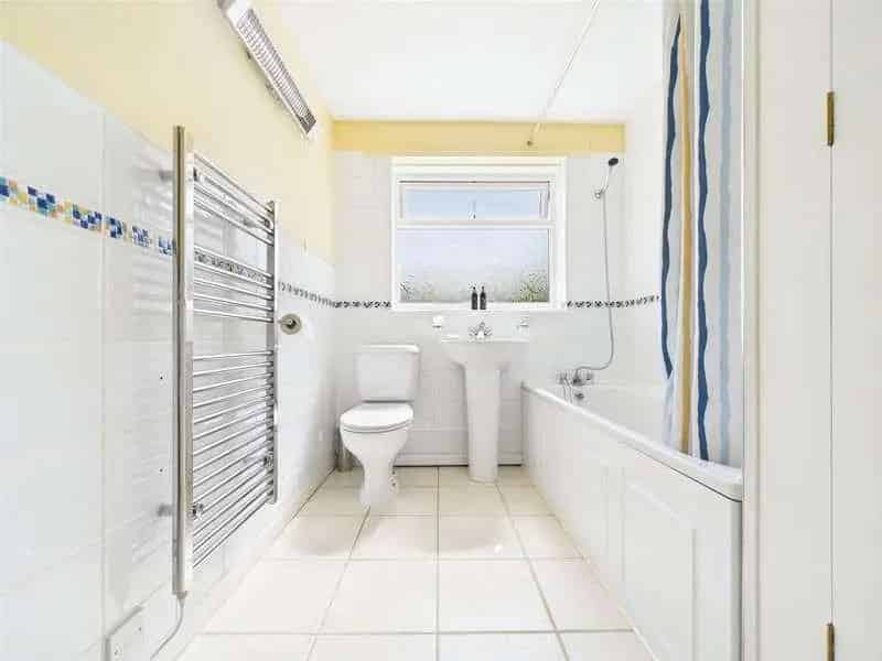 4 Bed House For Sale Near Beach - Modernisation Opportunity