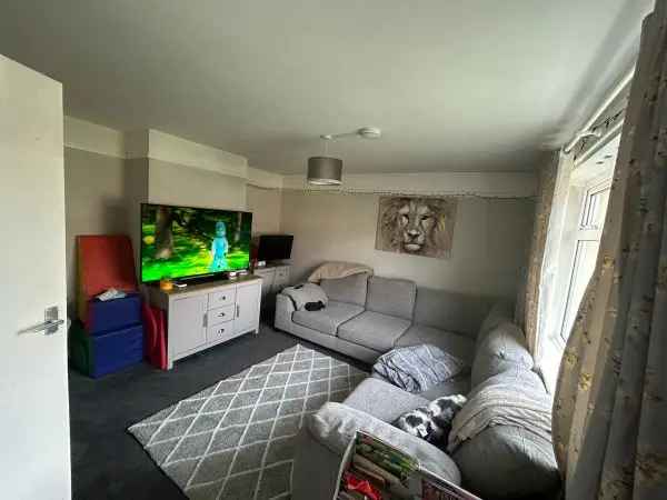 Flat For Rent in Tendring, England