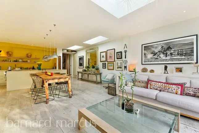 End terrace house for sale in Valetta Road, London W3