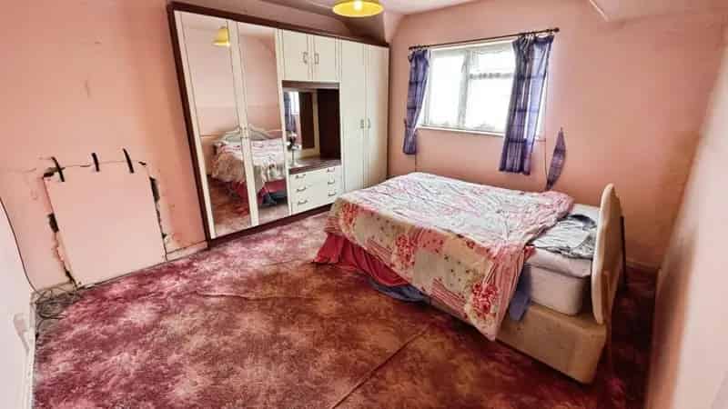 3 Bed Semi-Detached House For Sale