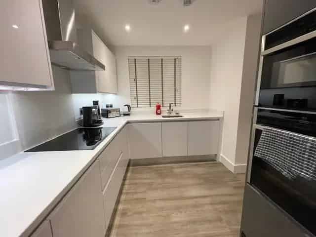 Luxury 4-Bedroom Apartment Jewellery Quarter Secure Parking