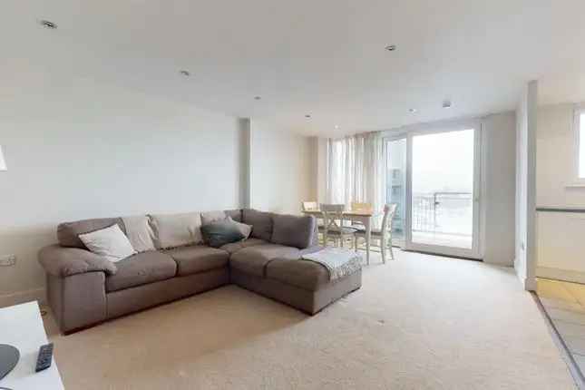 Spacious 7th Floor Apartment Cardiff Bay Water Views