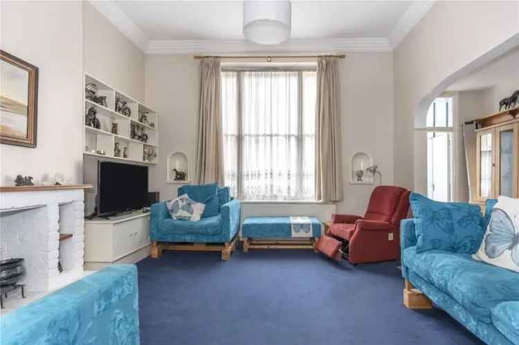 3 bedroom flat for sale