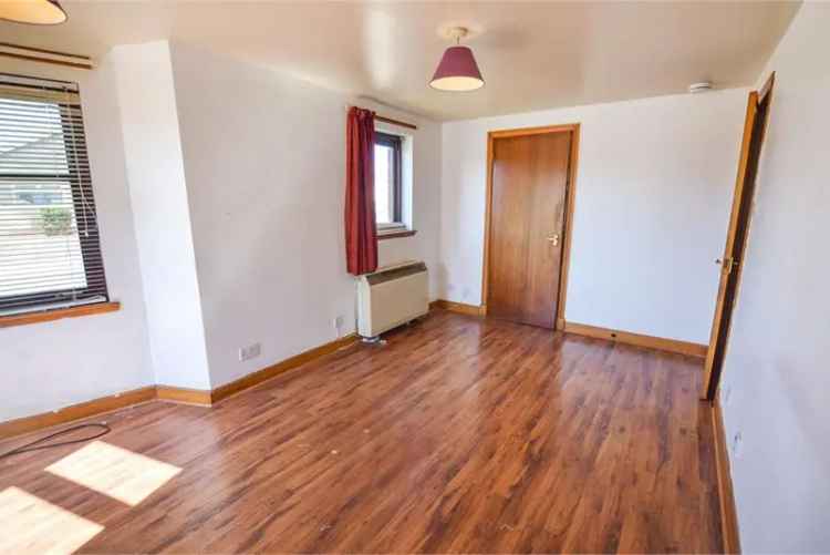 1 Bed Flat Ground Floor with 1 Reception Room