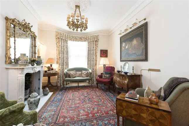 Terraced House for Sale in Fulham SW6