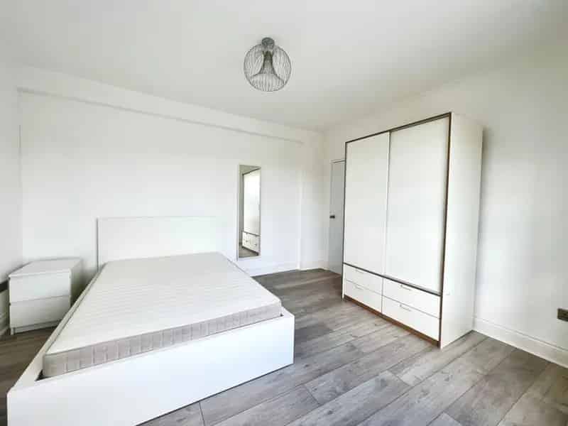4 Bedroom House For Sale in London - Ideal Family Home or Investment