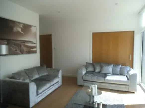 2 Bedroom Apartment Glasgow Harbour