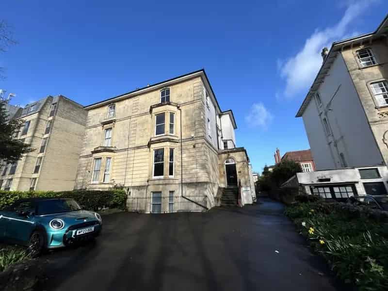 Modern Office Space for Rent Large Car Park Available