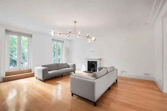 Maisonette to rent in Gledhow Gardens, London SW5