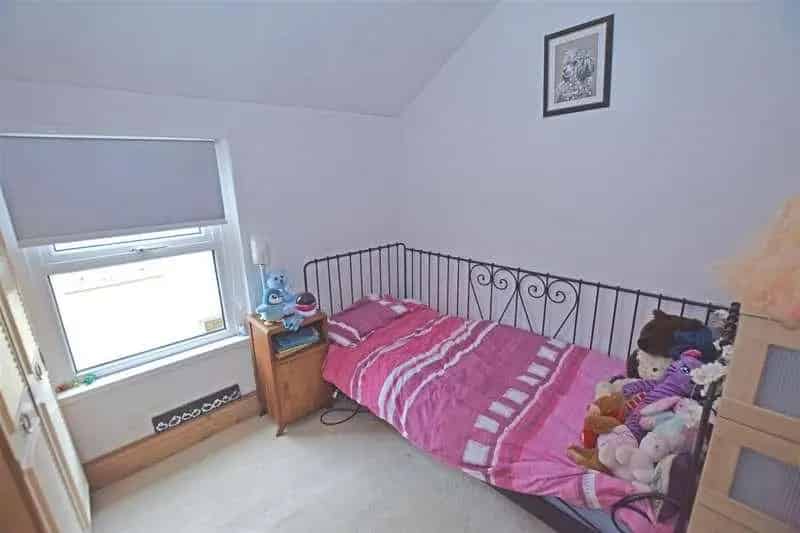 4 Bed Terrace House For Sale - Requires Upgrading