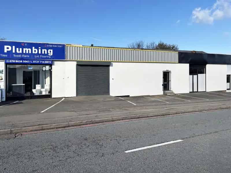Retail Units in Tipton A461