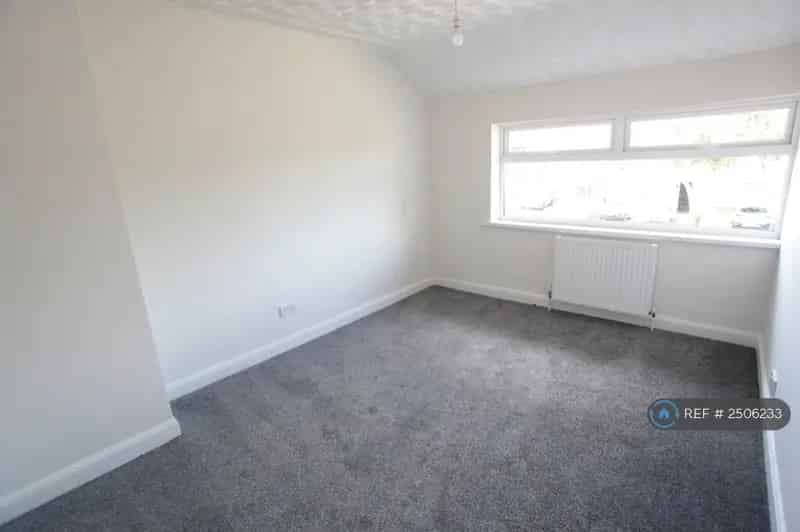 3 Bedroom Terraced House with Off Street Parking