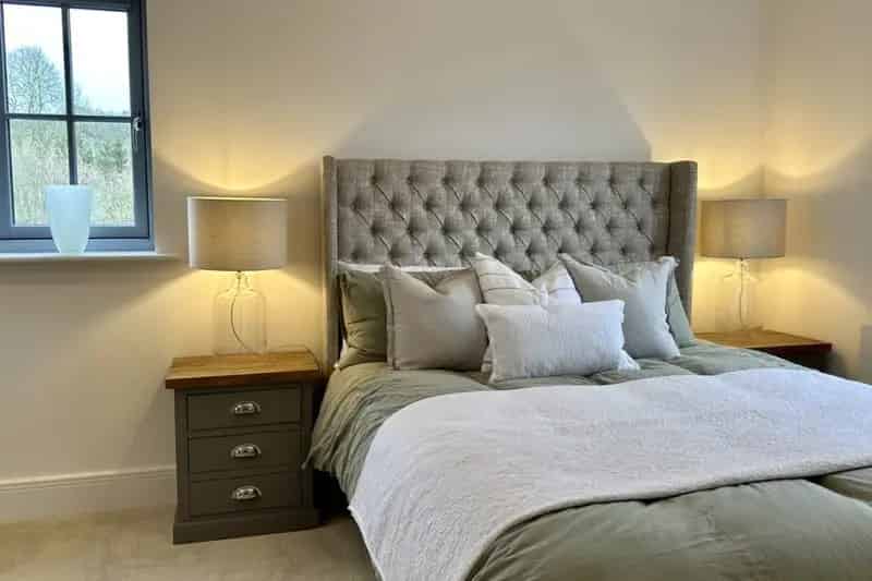 Family Home with Open Plan Living and Garage