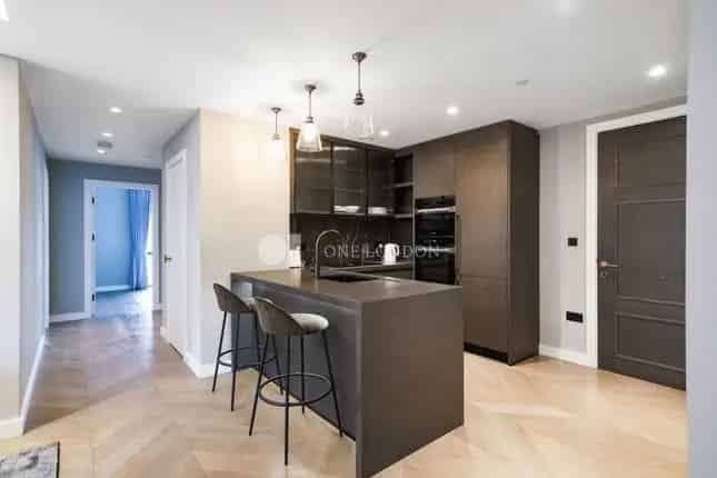 Flat for Sale in Fitzrovia London