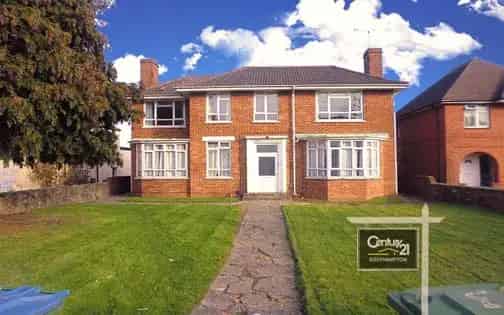 1 Bedroom Flat Southampton Fully Furnished Newly Painted Ground Floor