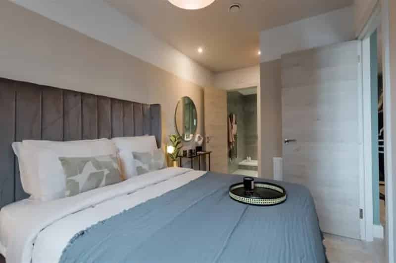 Luxury Apartment with Modern Amenities and Panoramic City Views