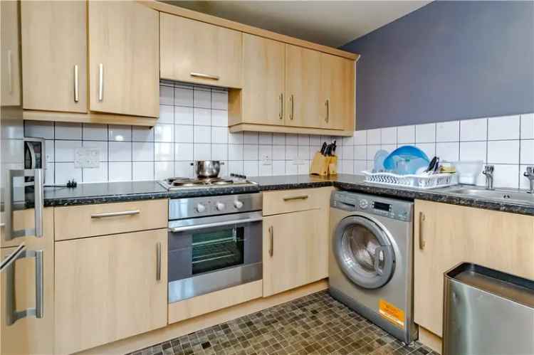 Spacious 1-Bedroom Apartment in Central Croydon - 530 sq ft