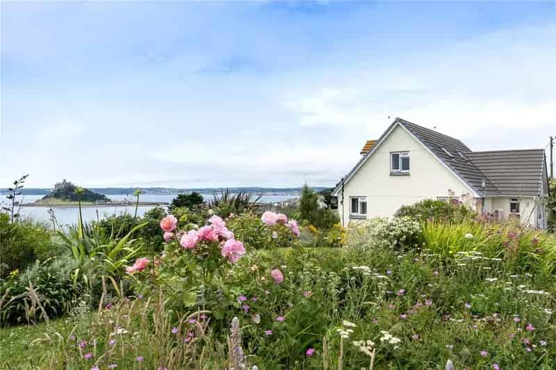 3 Bedroom Detached House with Stunning Sea Views