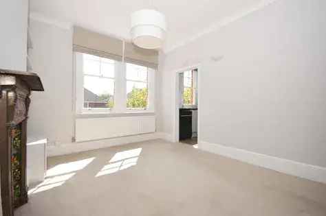 2 Bedroom 75m² Victorian Flat Near Richmond Town Centre