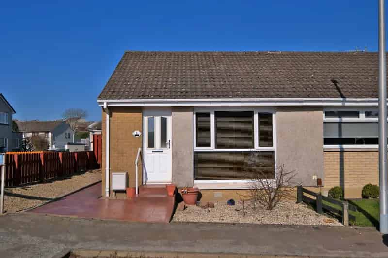 One Bedroom Bungalow in Cove Aberdeen - Garden
