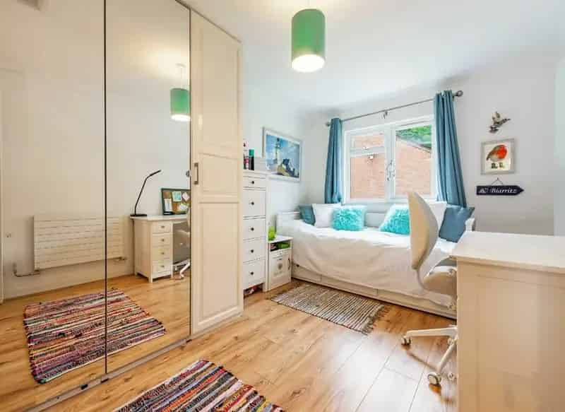 2 Double Bedroom House Near Parks and Schools