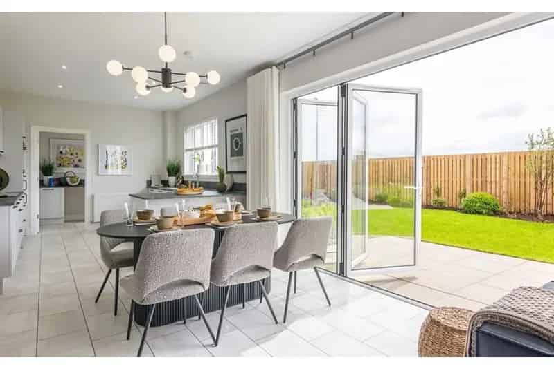 5 Bed Detached House with 2 Reception Rooms East Calder