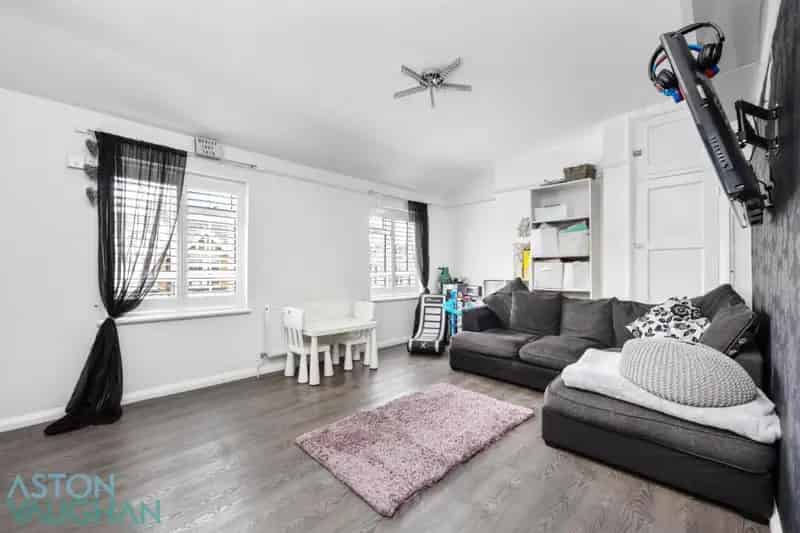 2 Bedroom Apartment for Sale in East Kemptown