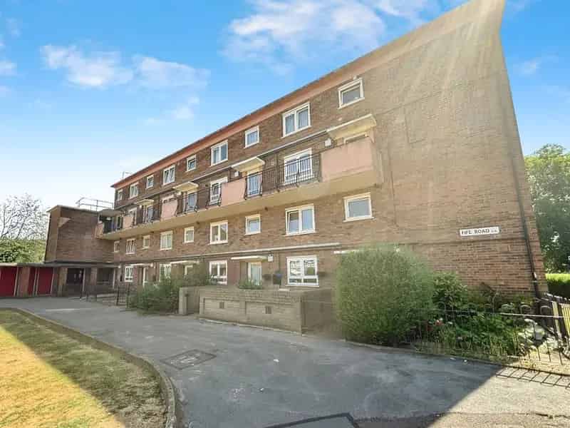 3 Bedroom Flat for Sale in London E16